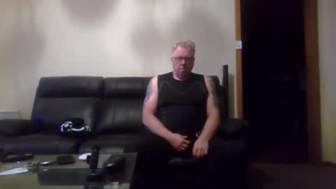 Snapshot of gimmmieoooo chatting on 04.19.26 gimmmieoooo online show from 04.19.26