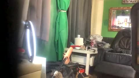 Snapshot of ginagender chatting on 11.08.25 GinaGender online show from 11.08.25