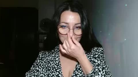 GinaONeon online show from 03.06.25