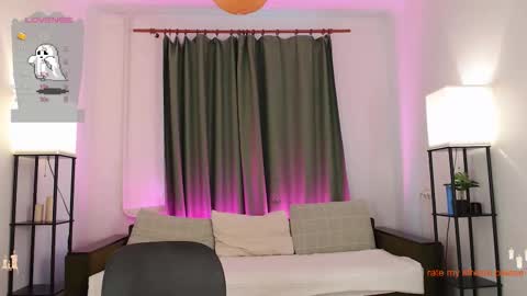 I will be online from Thursday to Monday from 7am to 3pm Amsterdam time online show from 10.31.25