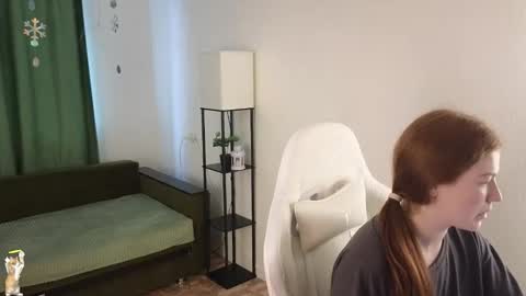 I will be online from Thursday to Monday from 7am to 3pm Amsterdam time online show from 12.18.25