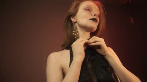        im expecting 350 thumbs up on my altar   online show from 02.10.26