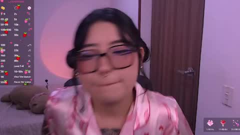 Snapshot of ginmeowuwu chatting on 05.20.26 ginmeowuwu online show from 05.20.26