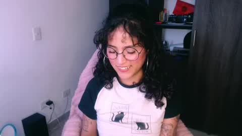 Snapshot of giny_bean chatting on 05.15.26 giny_bean online show from 05.15.26