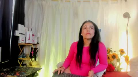 Snapshot of girasol_walton chatting on 05.03.26 Girasol Walton online show from 05.03.26