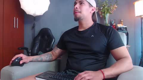 piggy boy online show from 10.25.25