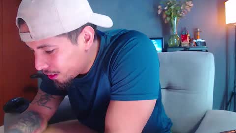 piggy boy online show from 11.04.25