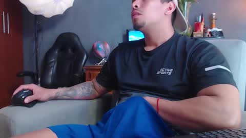 piggy boy online show from 11.24.25