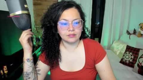 girl_inline online show from 12.16.25