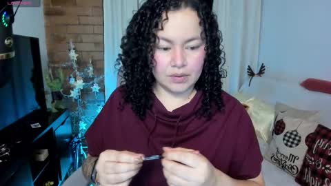 girl_inline online show from 12.17.25