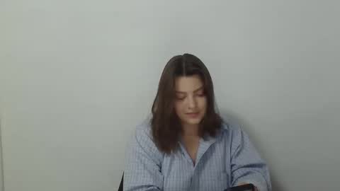 girl_leya online show from 10.26.25