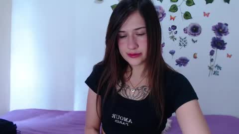Snapshot of girl_naughty11 chatting on 05.19.26 Isabella online show from 05.19.26