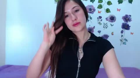 Snapshot of girl_naughty11 chatting on 06.12.26 Isabella online show from 06.12.26