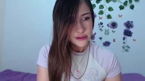 Snapshot of girl_naughty11 chatting on 06.19.26 Isabella online show from 06.19.26