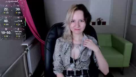 girl_next_doorr online show from 10.23.25