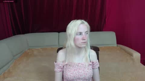 Snapshot of girl_summer97 chatting on 05.12.26 Katia online show from 05.12.26