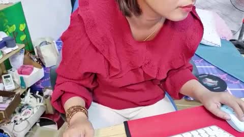 girlhanoi online show from 10.29.25