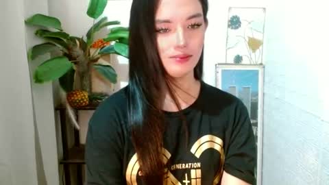 Snapshot of girlwhobelieveinmagic chatting on 12.11.24 Callmenor online show from 12.11.24