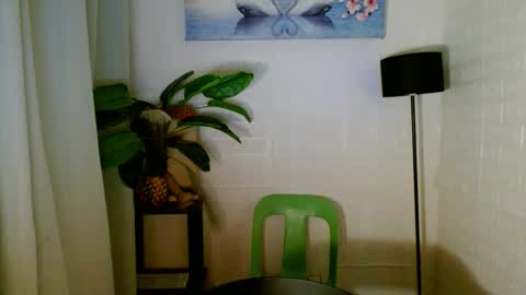 Snapshot of girlwhobelieveinmagic chatting on 01.18.25 Callmenor online show from 01.18.25