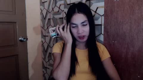 Snapshot of girlwhobelieveinmagic chatting on 02.14.25 Callmenor online show from 02.14.25