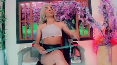 Snapshot of gisele_fox chatting on 01.04.25 Gisel online show from 01.04.25