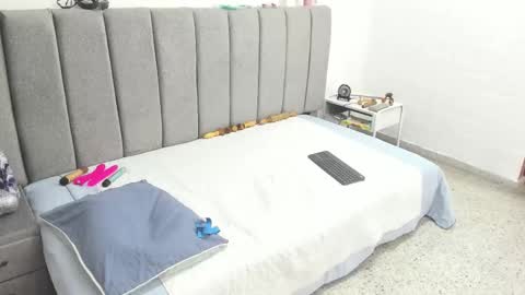 Snapshot of giselle_james chatting on 02.18.26 giselle_james online show from 02.18.26