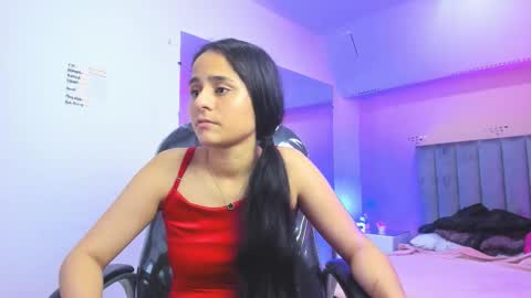 GISELLE ROLDAN online show from 02.22.26