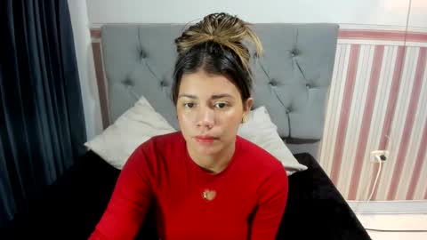 Snapshot of gissel_angel chatting on 12.18.24 Gissel angel online show from 12.18.24