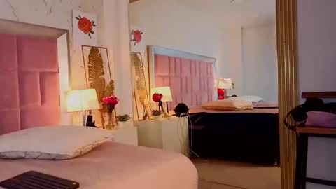 Giselle Tompos online show from 04.01.26