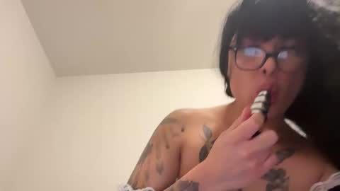 Snapshot of gisstranss chatting on 11.01.25 gisstranss online show from 11.01.25