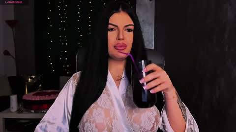 Snapshot of giulyalust chatting on 02.03.25 Giulia online show from 02.03.25