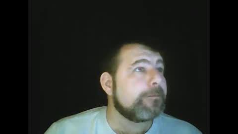 Snapshot of gjleeke chatting on 01.05.25 guzz online show from 01.05.25