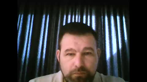 Snapshot of gjleeke chatting on 02.01.25 guzz online show from 02.01.25