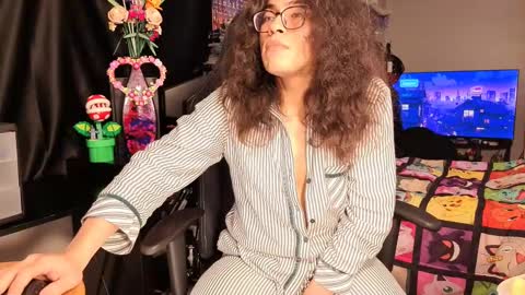 glaceon9 online show from 02.19.25