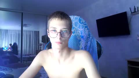 Snapshot of glasses_cat chatting on 07.24.26 Eugene and Damian online show from 07.24.26