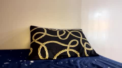 Snapshot of gleiahong chatting on 12.15.25 gleiahong online show from 12.15.25