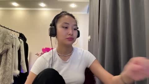 Mia online show from 03.18.26