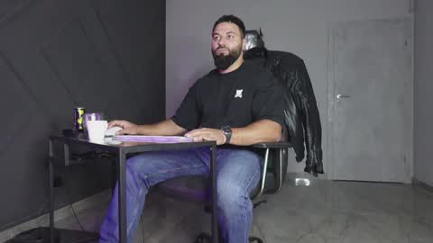 Matthew .. for short call me Matt online show from 10.23.25