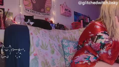 Glitch online show from 01.19.25