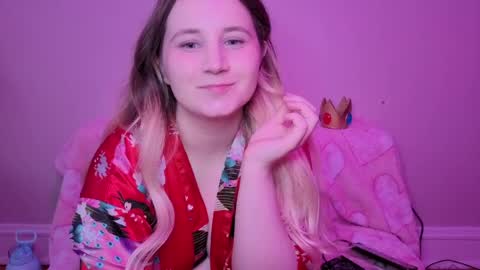 Glitch online show from 04.19.26