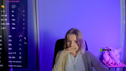 Snapshot of gloria_bubble chatting on 10.15.25 your dream online show from 10.15.25
