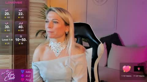 Snapshot of gloria_lovely chatting on 12.16.24 Gloria online show from 12.16.24