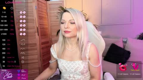 Snapshot of gloria_lovely chatting on 12.20.24 Gloria online show from 12.20.24