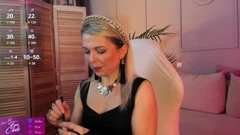 Snapshot of gloria_lovely chatting on 01.28.25 Gloria online show from 01.28.25