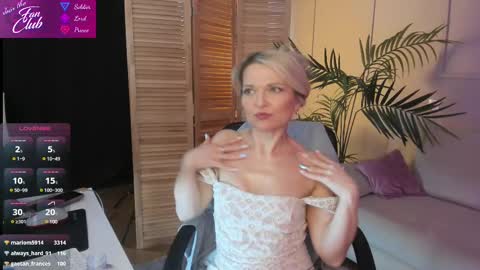 Snapshot of gloria_lovely chatting on 03.07.25 Gloria online show from 03.07.25