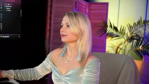 Snapshot of gloria_lovely chatting on 09.23.25 Gloria online show from 09.23.25