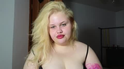 Snapshot of gloria_thomas chatting on 05.30.26 gloria_thomas online show from 05.30.26