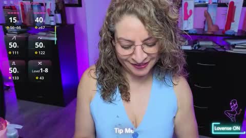 Snapshot of gloriacrespo chatting on 10.11.25 gloriacrespo online show from 10.11.25