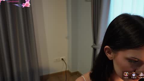 Snapshot of gloriamillss chatting on 10.24.25 Gloria online show from 10.24.25