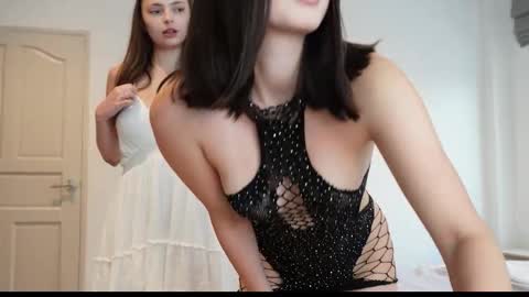 Snapshot of gloriamillss chatting on 10.31.25 Gloria online show from 10.31.25